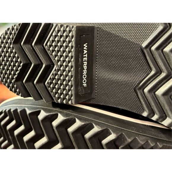 Sorel Tofino II Insulated & Waterproof boots in Black, Stone NWOB  6 1/2 - Picture 9 of 9